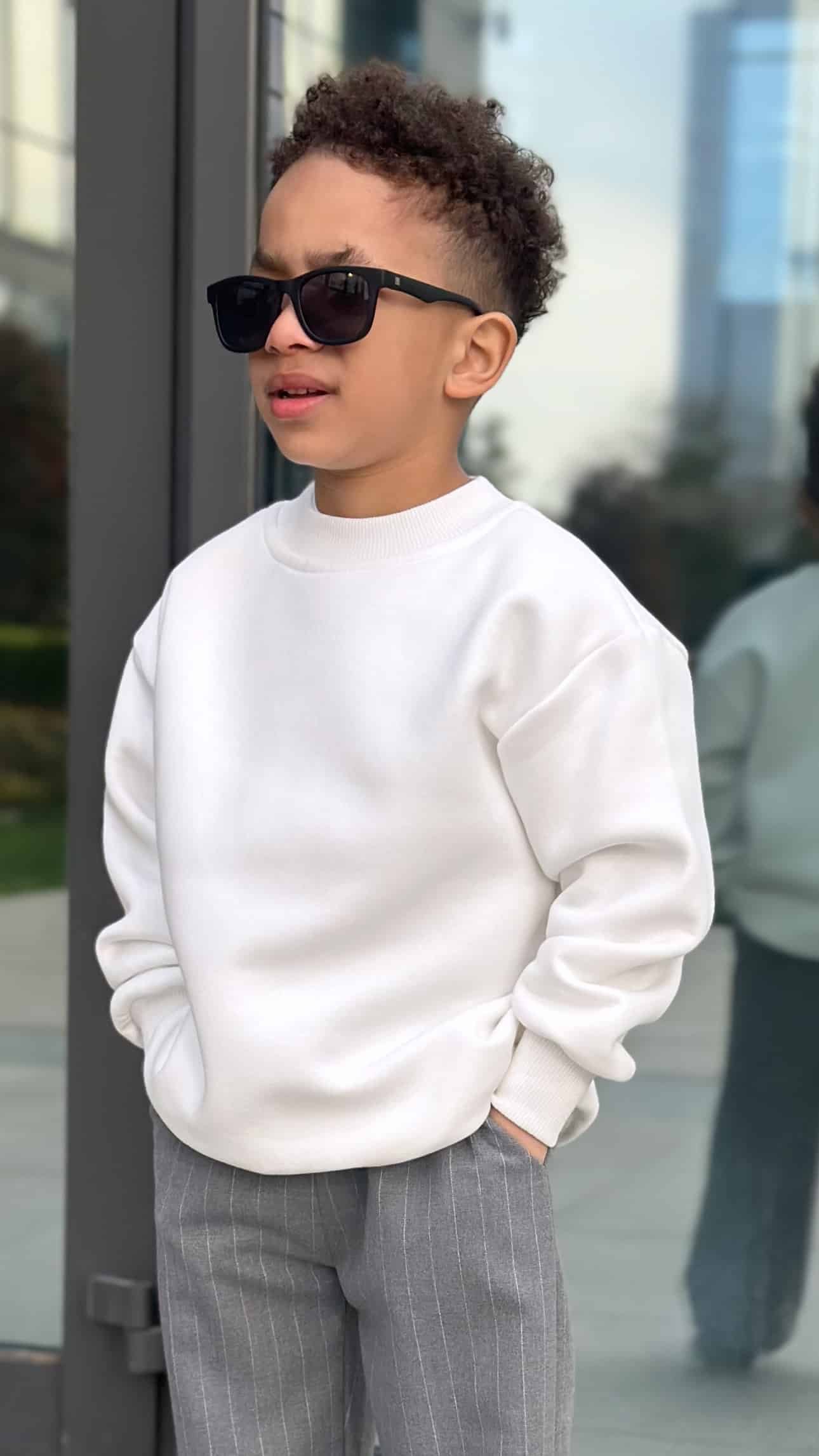 Beyaz Bisiklet Yaka Sweatshirt